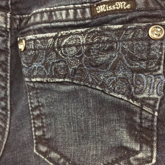 NWOT Low Rise Skinny w/ Floral Embroidered Pockets - Picture 6 of 8